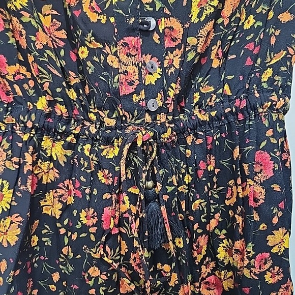 NWT Oliveaceous Floral Long Sleeve Romper Boho Chic Black Shorts Jumper Size S - Picture 5 of 11